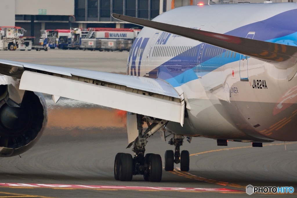 787