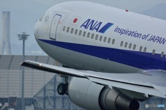 ７６７