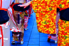 華