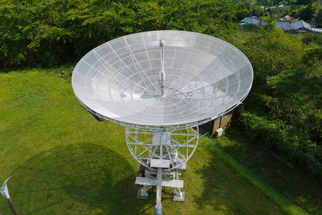 みさと天文台　８ｍ電波望遠鏡
