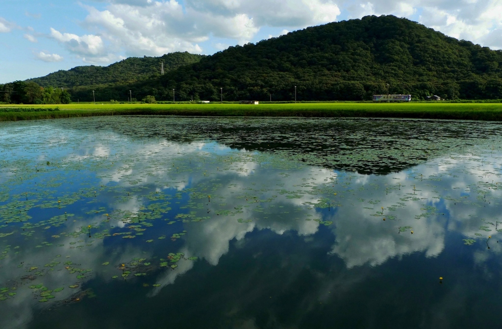 山の上の雲