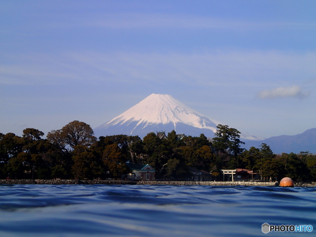 伊豆ダイビング直後の水面から撮影した富士山