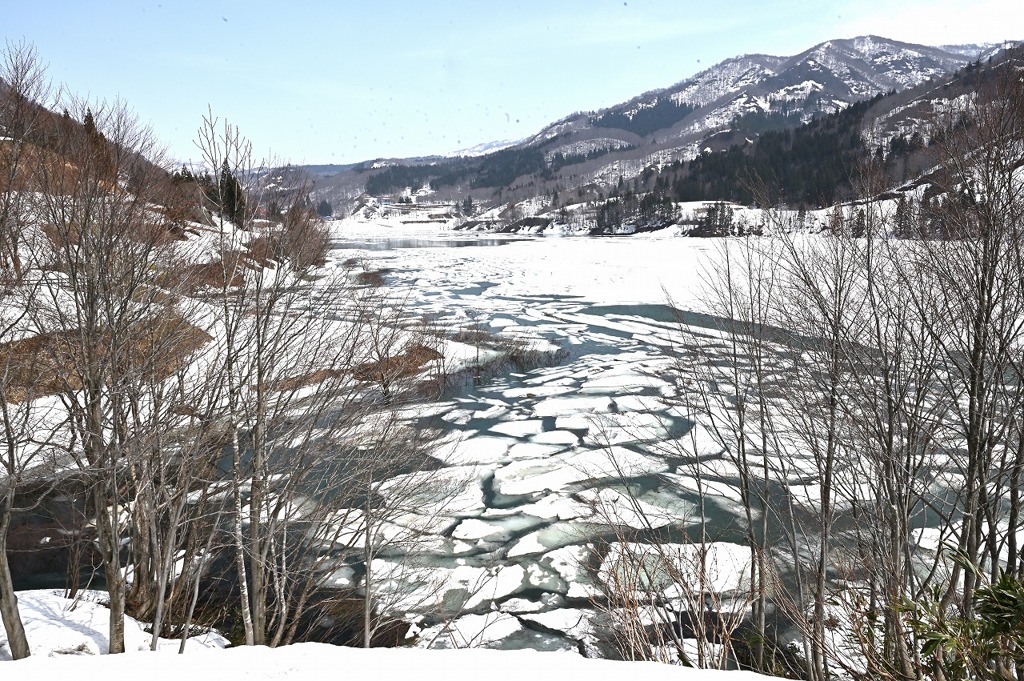 雪流れ