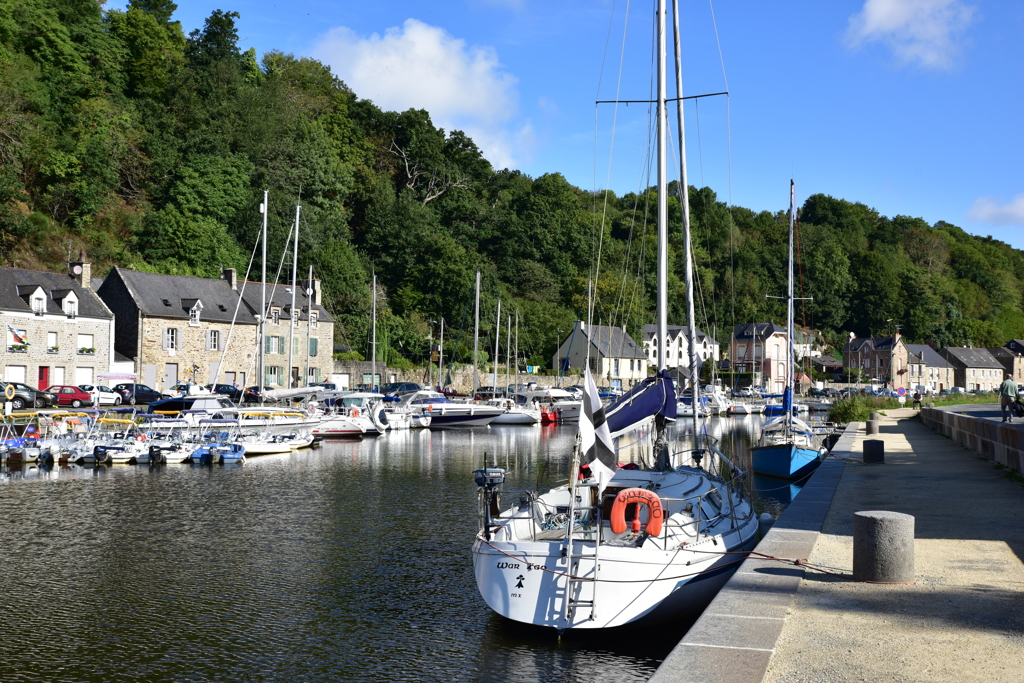 Le Port de Dinan (France) 