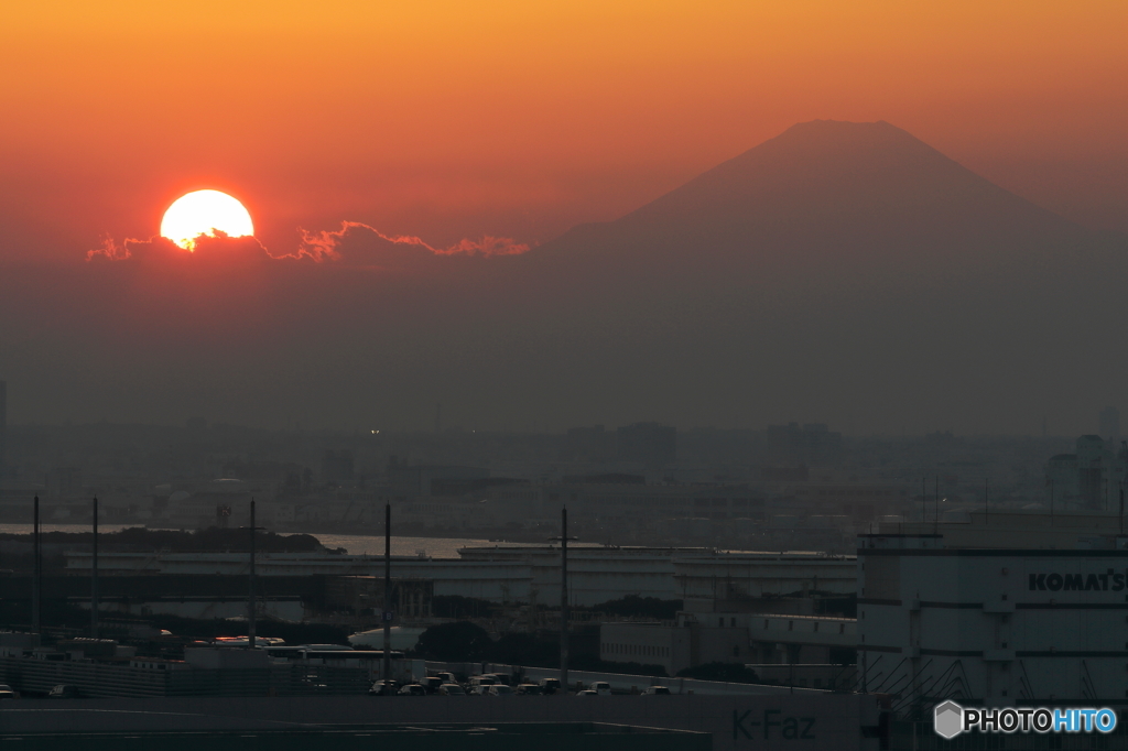 富士山と沈む太陽