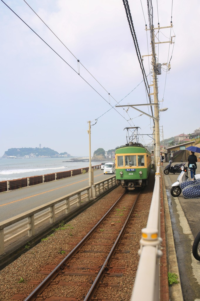 緑と黄色電車