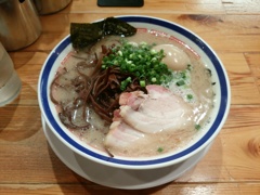 田中商店　ラーメンばりかた　キクラゲ・味玉トッピング