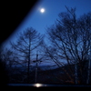 月が明るい夜でした
