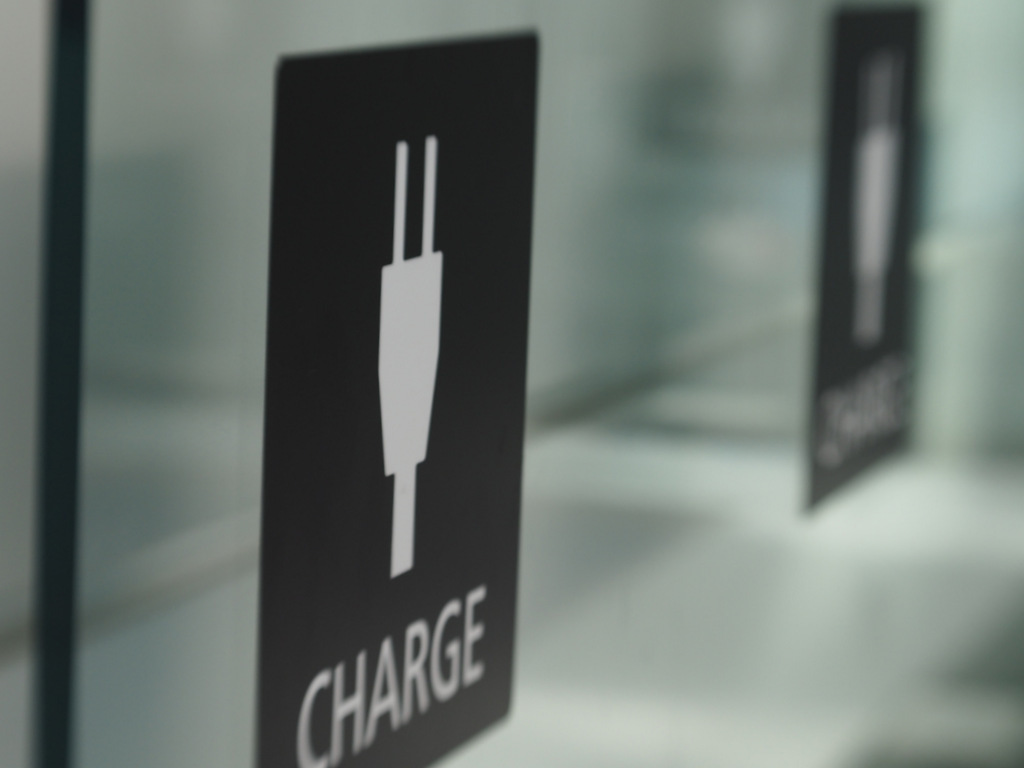 CHARGE
