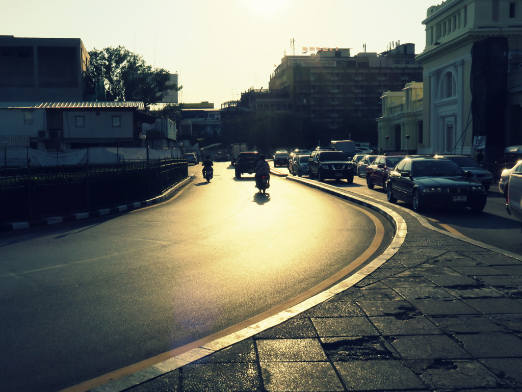 オレンジの路面