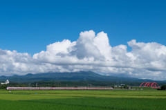 大山と特急やくも