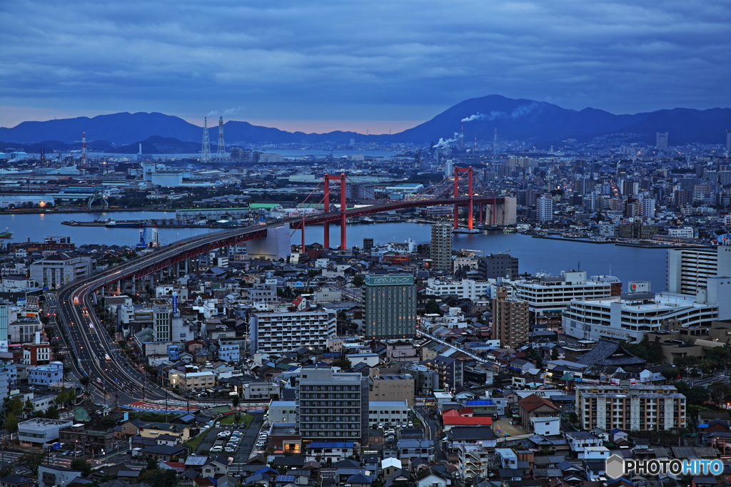 青い空と大橋