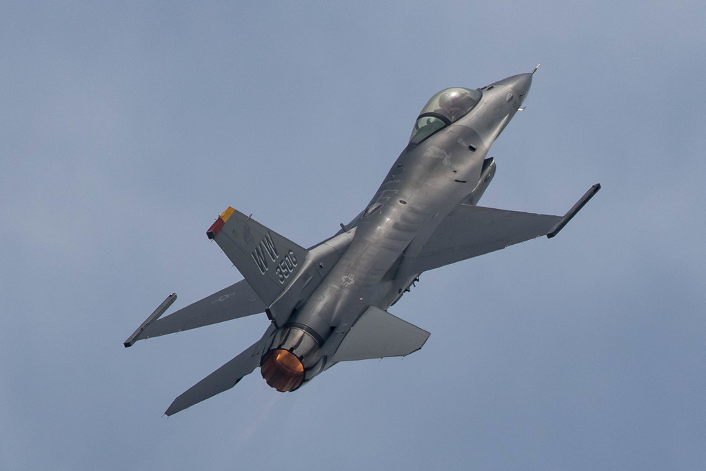 F-16 ファイテイングファルコン
