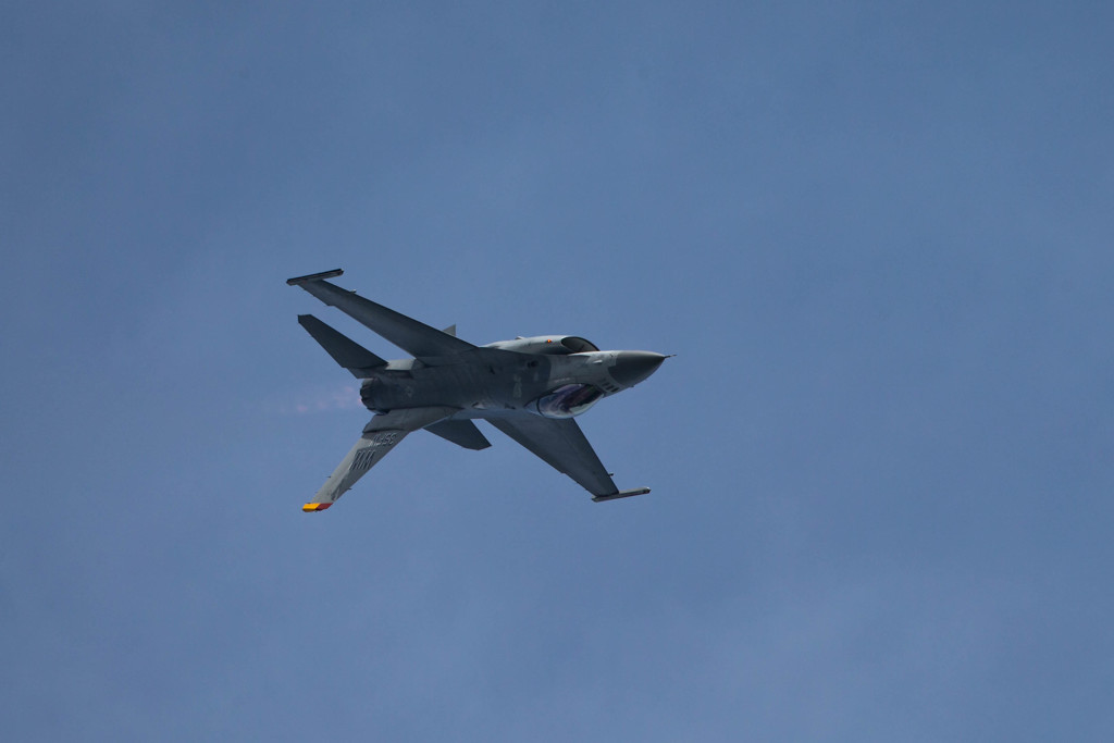 F-16 ファイティングファルコン