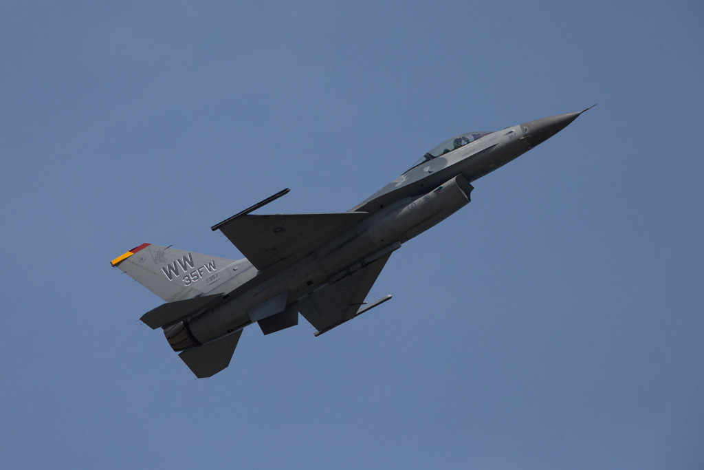 F-16 HELLO^^