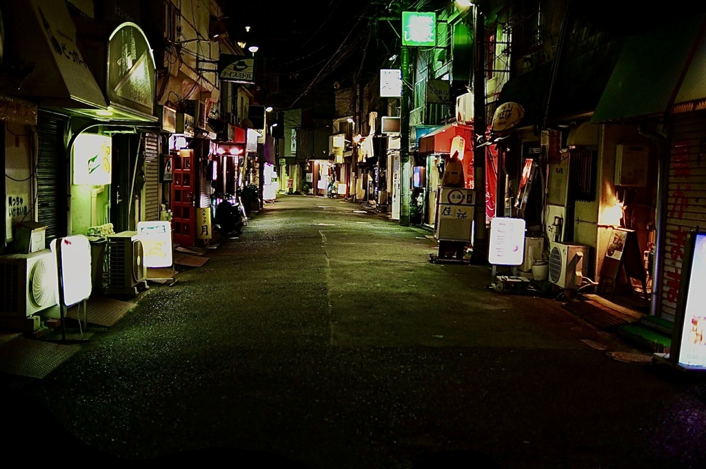 昭和の香りがする小さな飲み屋街