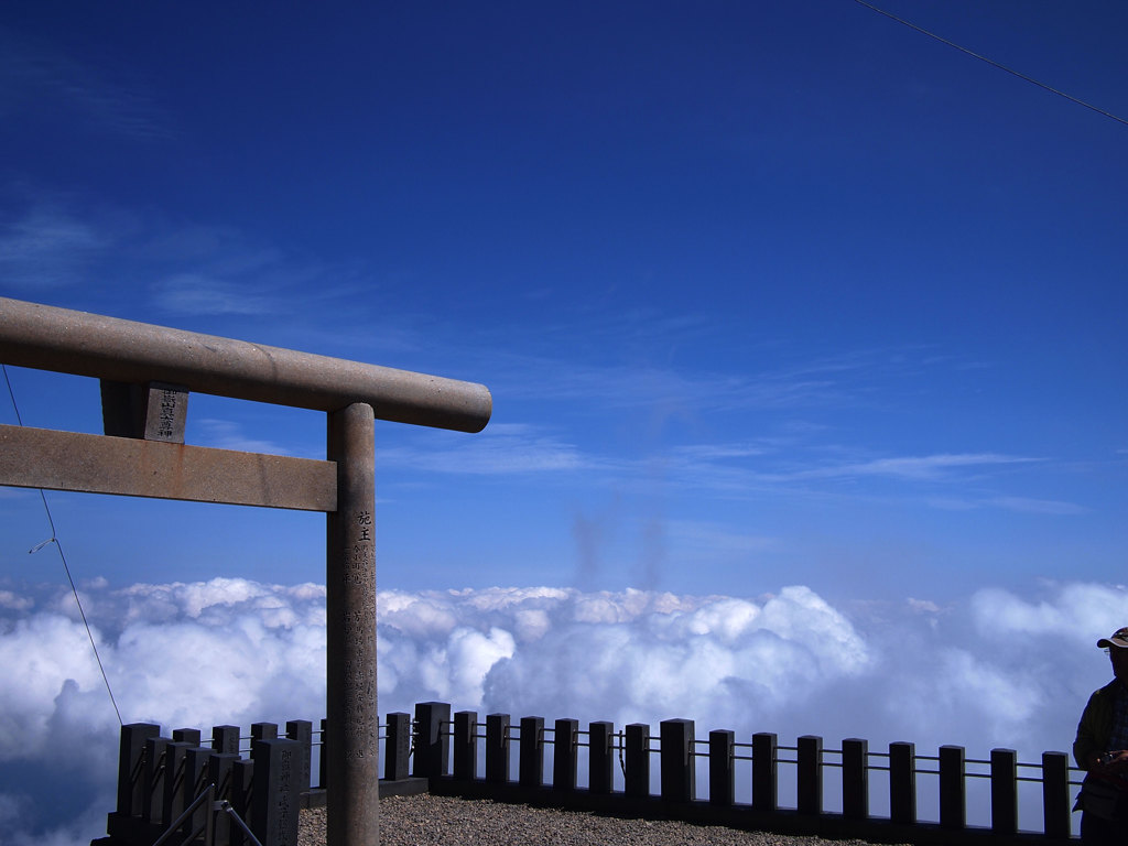 雲より高い神社