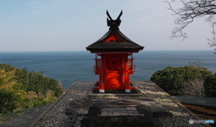 春日社社殿と海　P1209585