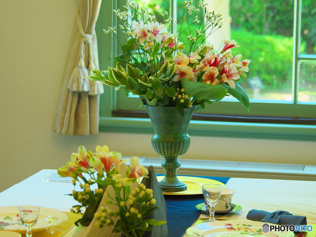 テーブルの生け花