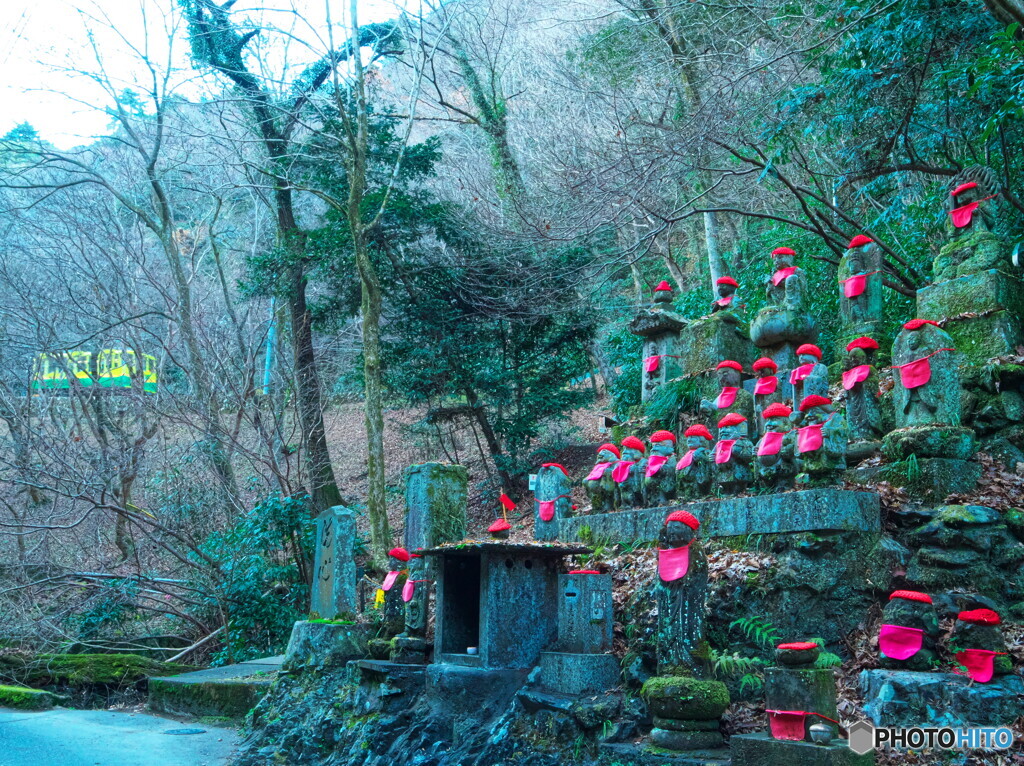 これこれ、石の地蔵さん～今年もよろしくお願いします