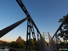 月見橋と岡山城
