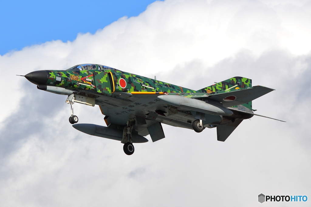 F4