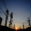 夕暮れ　空と電線　２