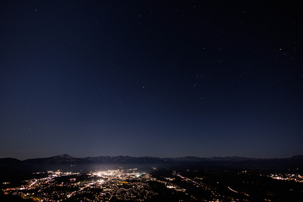 秩父の夜景とオリオン座