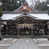 小雪舞う白山比咩神社