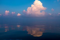 海に浮かぶ