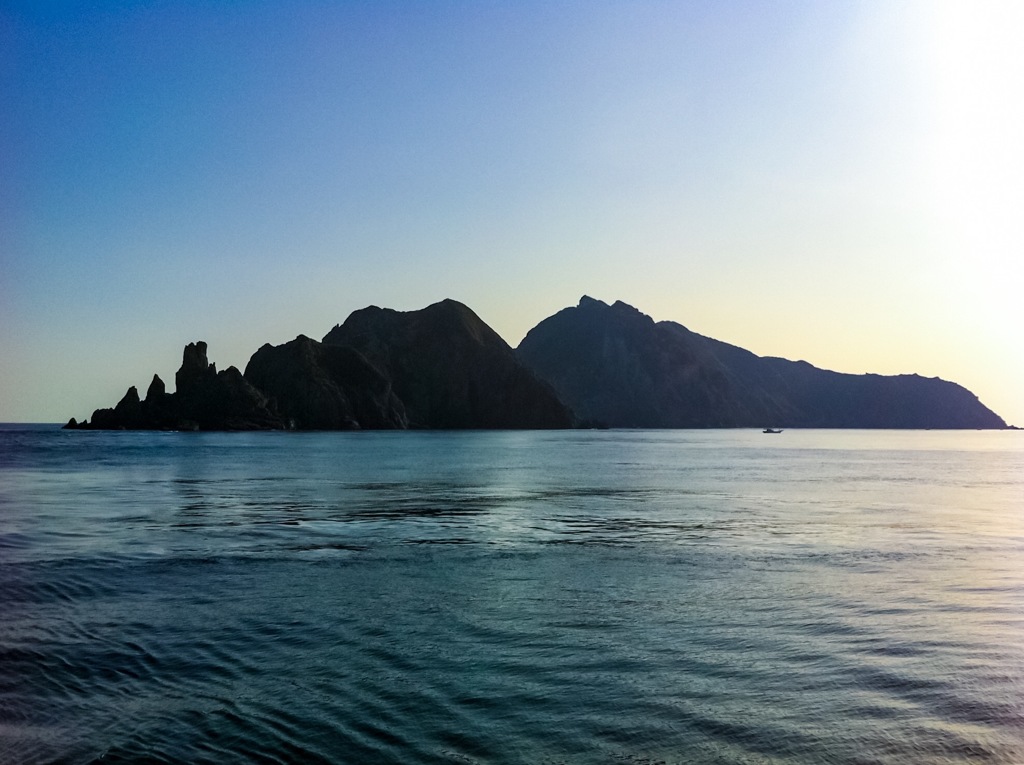 東シナ海の楽園(魔の島)