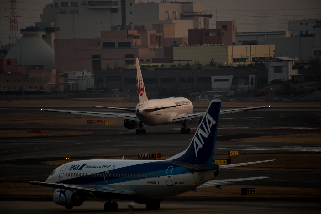 空港の夕暮れ