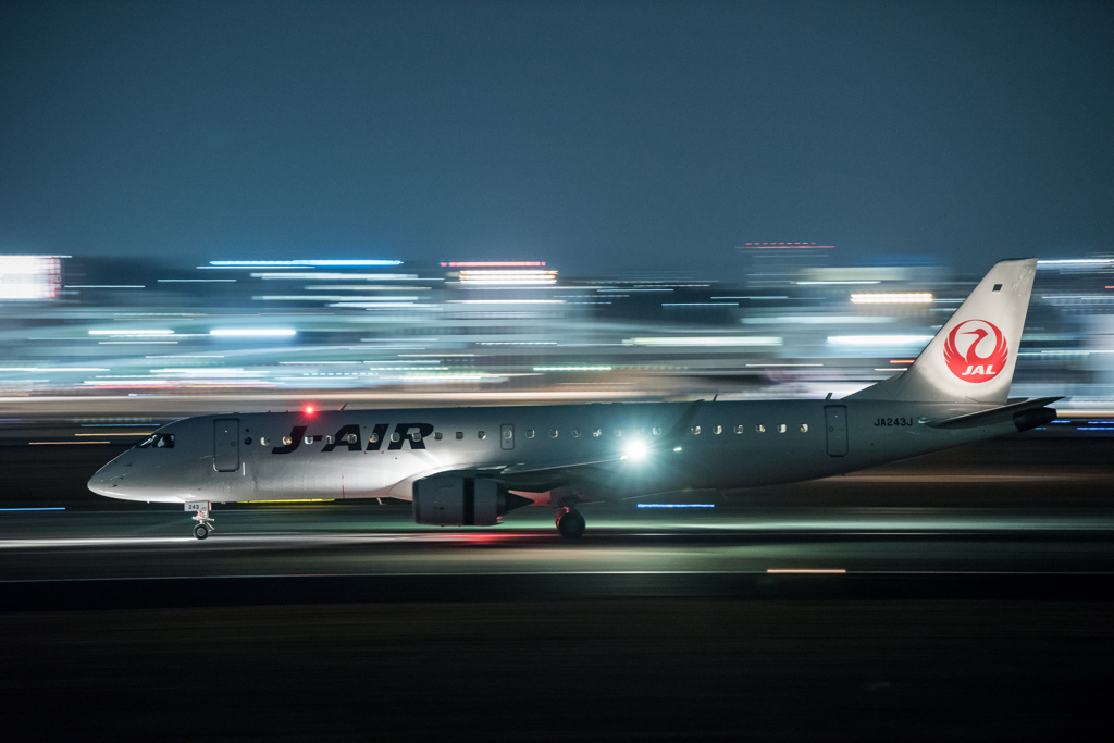 夜流し J-AIR　「Embraer ERJ-190」