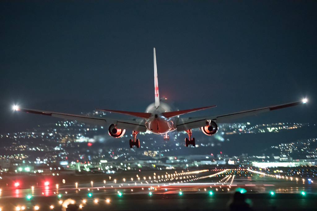 夜の到着便