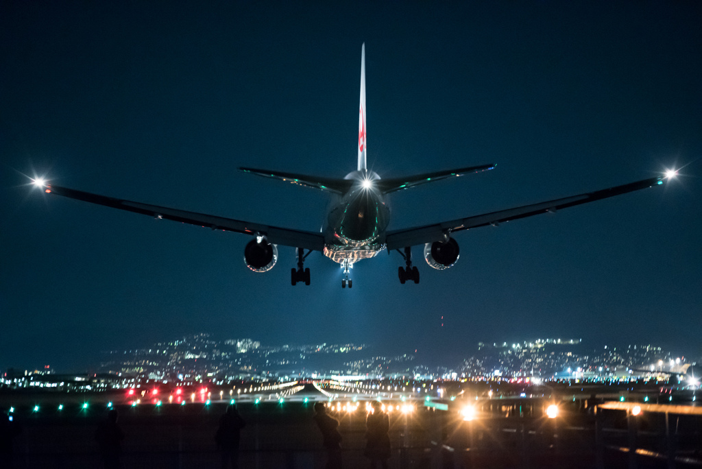 夜の到着便