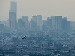 大阪の街と飛行機