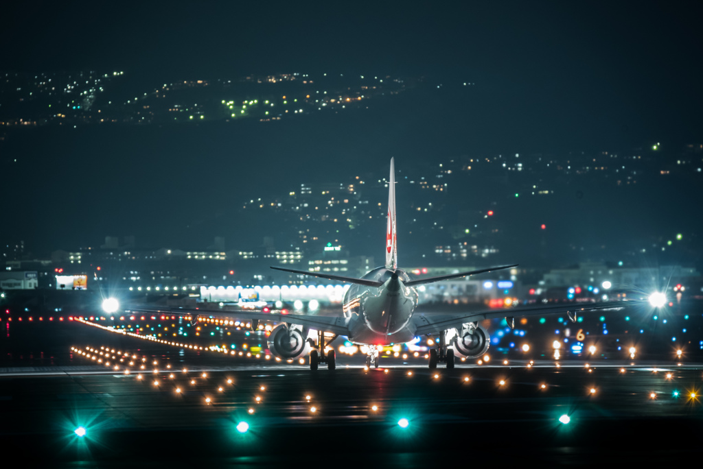 夜の出発便　「Embraer　E190」　SP500 F8　　