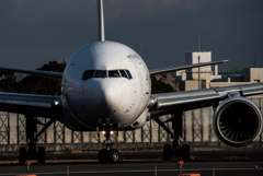 大きな顔してます！^^　「Boeing 777-300ER」