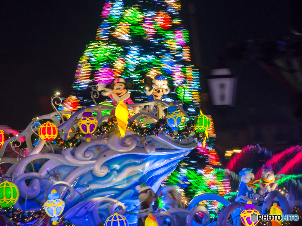 カラー・オブ・クリスマス ミッキー流し撮り