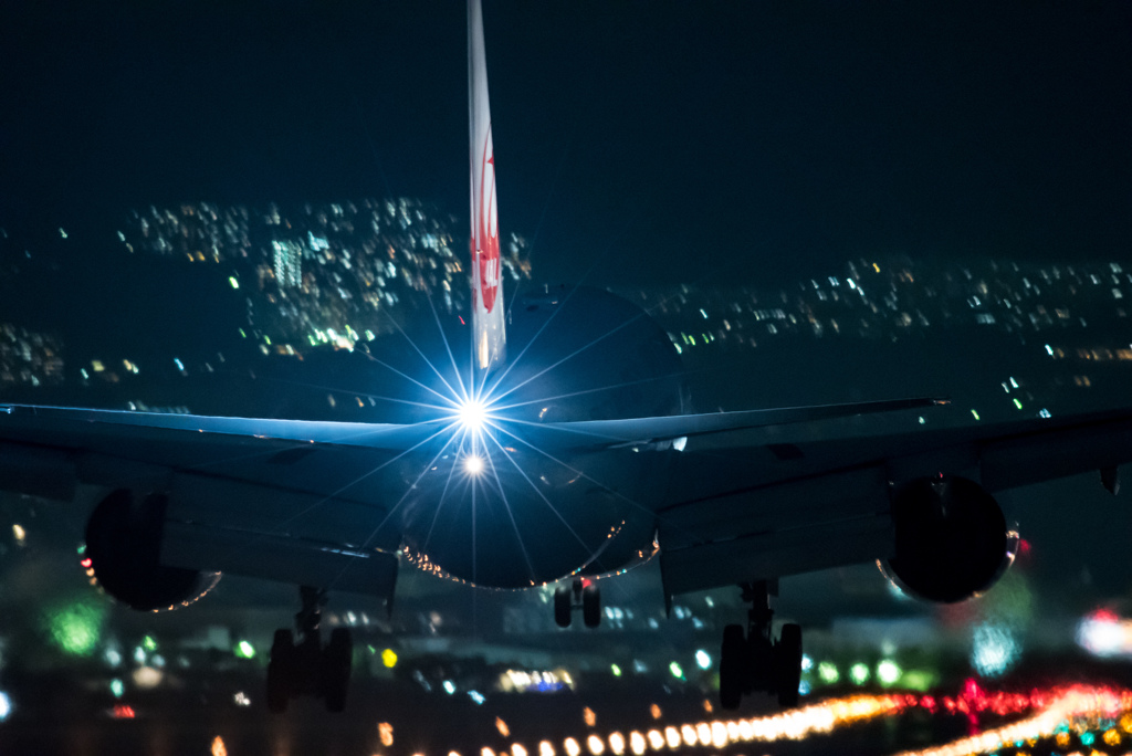 夜の輝き　「Boeing 777-300ER 」