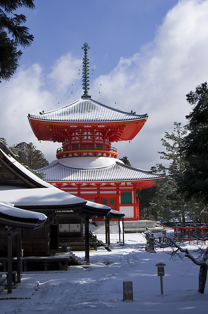 雪景色　根本大塔