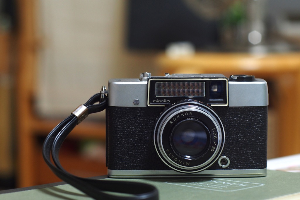 half‐size camera