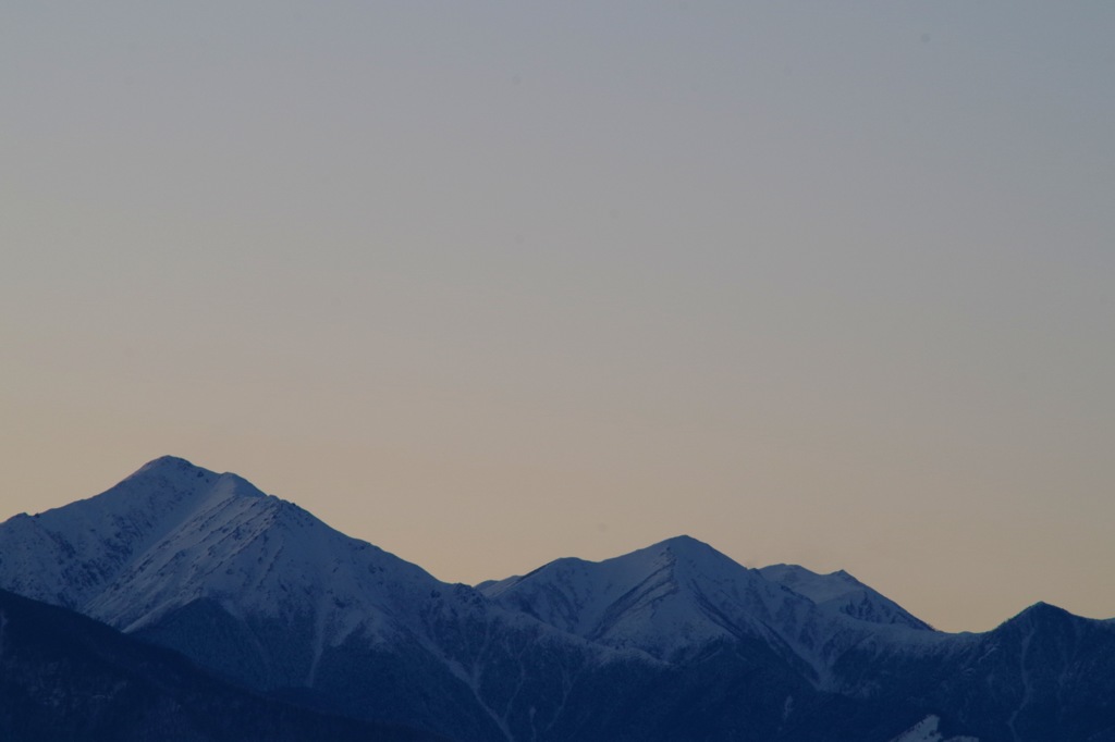 夕暮れの山