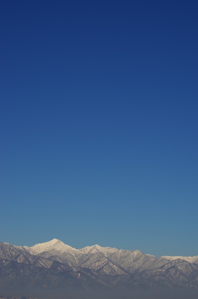 空と山
