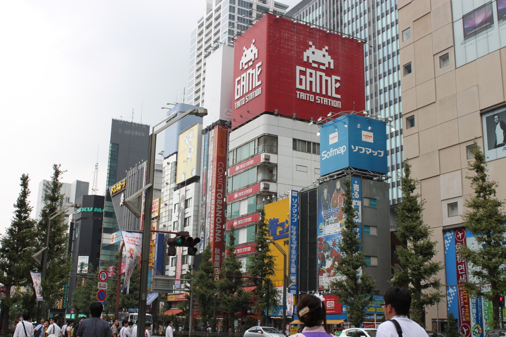 お昼前の秋葉原
