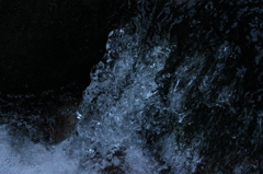 水の動きを捉える