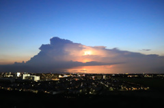 雲の中の雷