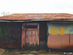 街中にこんな小屋