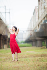 「急に台風来ちゃった、ずぶ濡れポートレート」