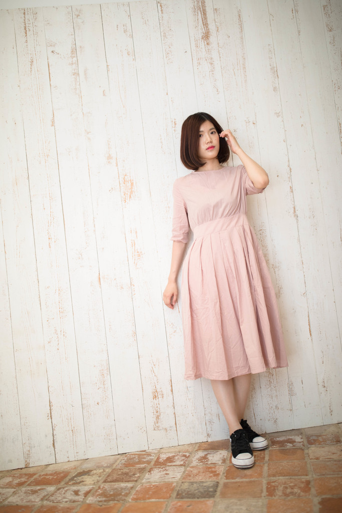 「"オフピンクxマキシワンピ"で、夏の終わりの着こなし1daysコーデ」2